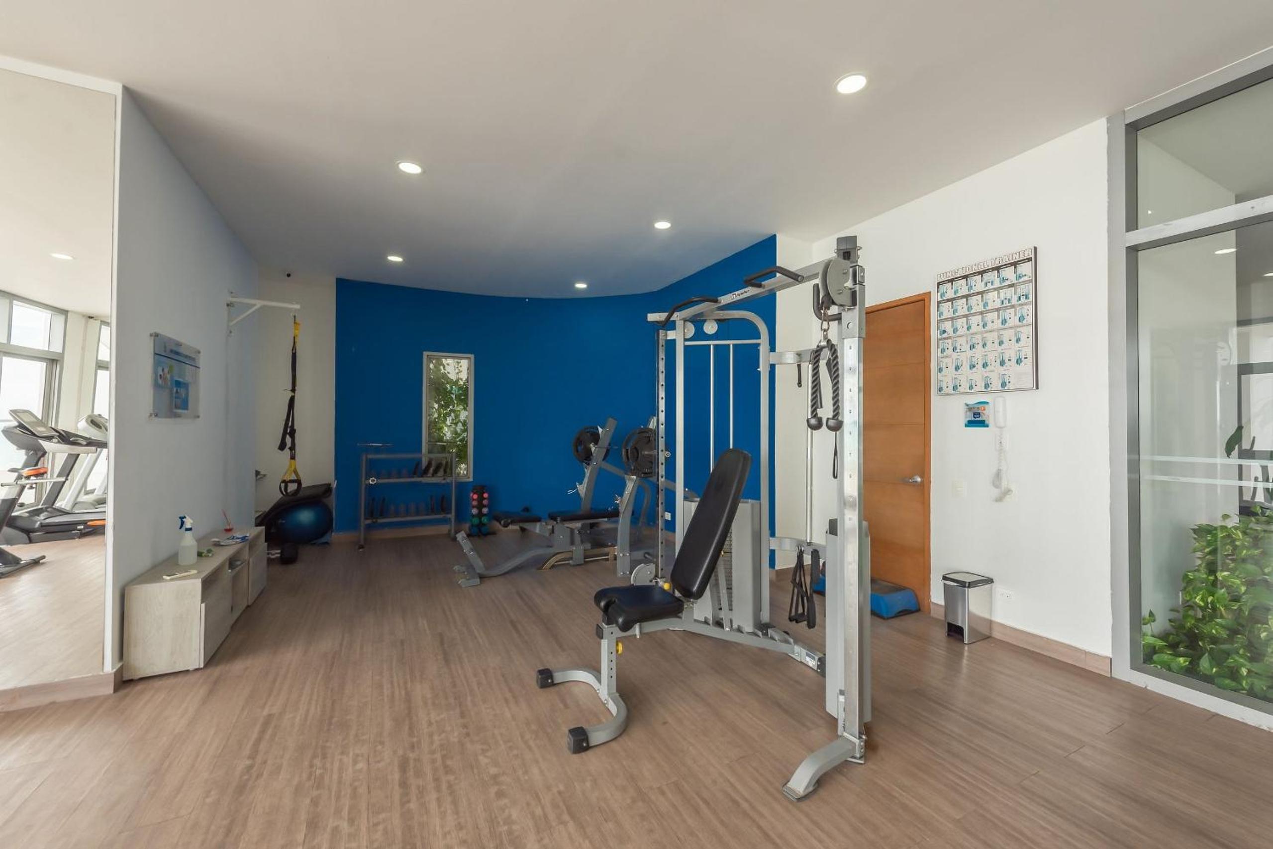 Amplios Aptos de Lujo Frente a la Playa a 5 Minutos del Centro y del Aeropuerto, en Edificio con Piscina, Jacuzzi, Sauna, Gimnasio, Turco y Seguridad las 2