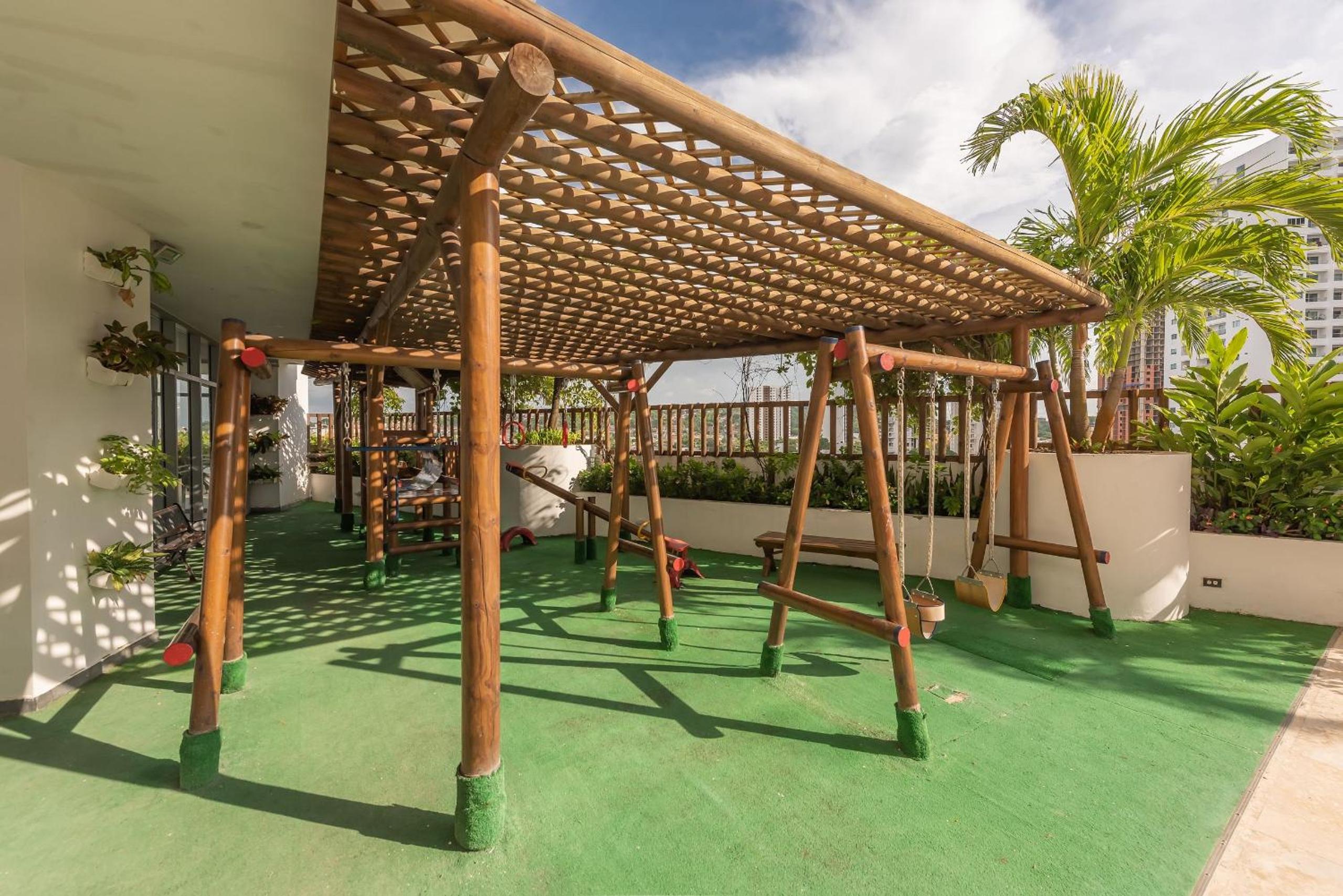 Amplios Aptos de Lujo Frente a la Playa a 5 Minutos del Centro y del Aeropuerto, en Edificio con Piscina, Jacuzzi, Sauna, Gimnasio, Turco y Seguridad las 2