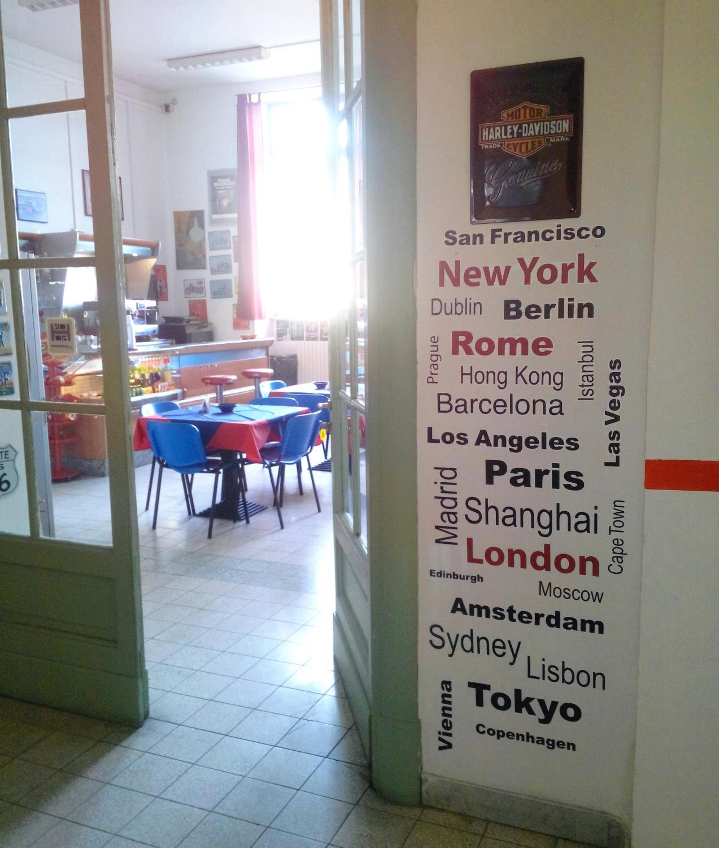Litus Roma Hostel