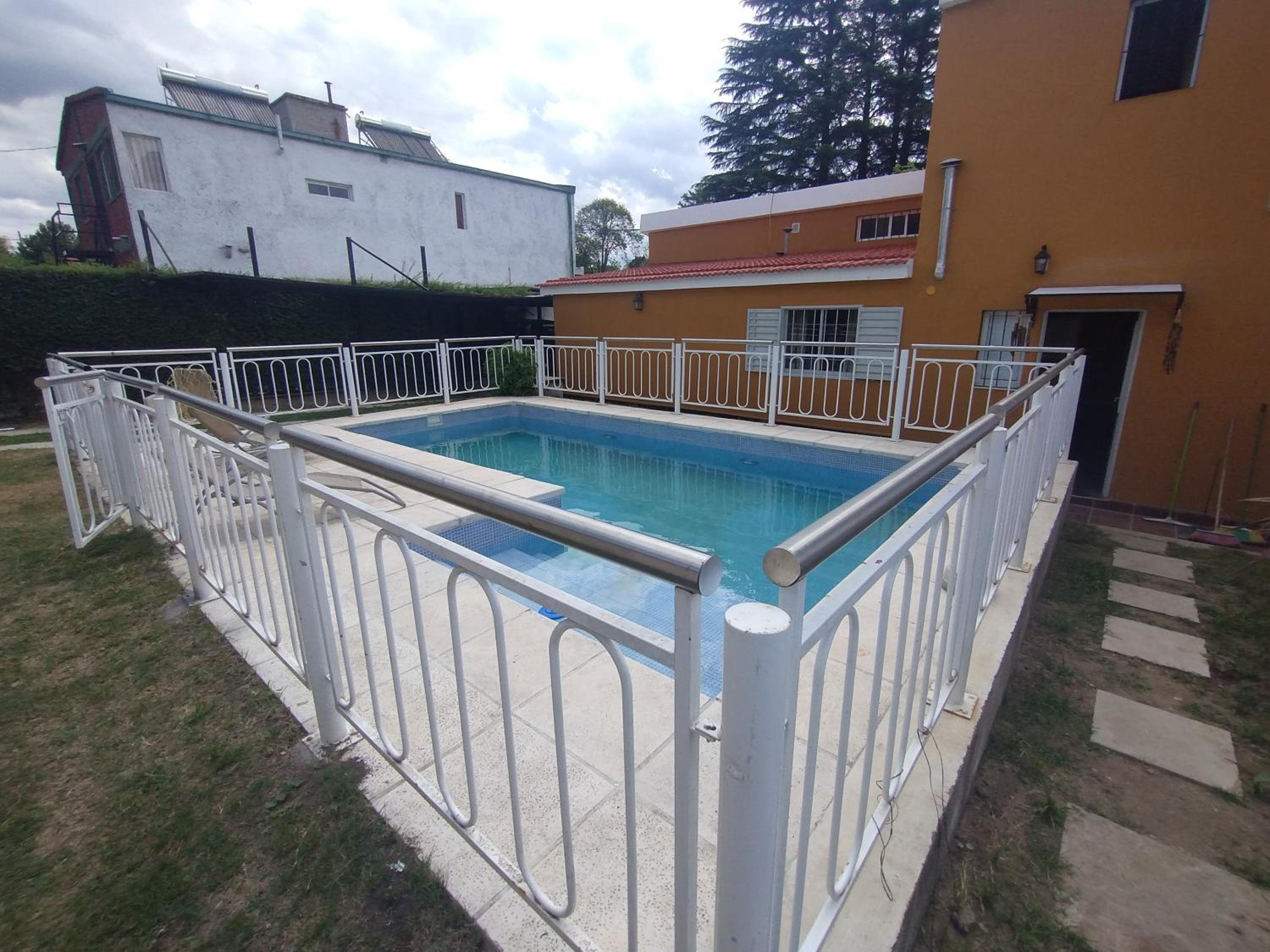 Alquiler de casa en Playas de Oro, Carlos Paz con pileta