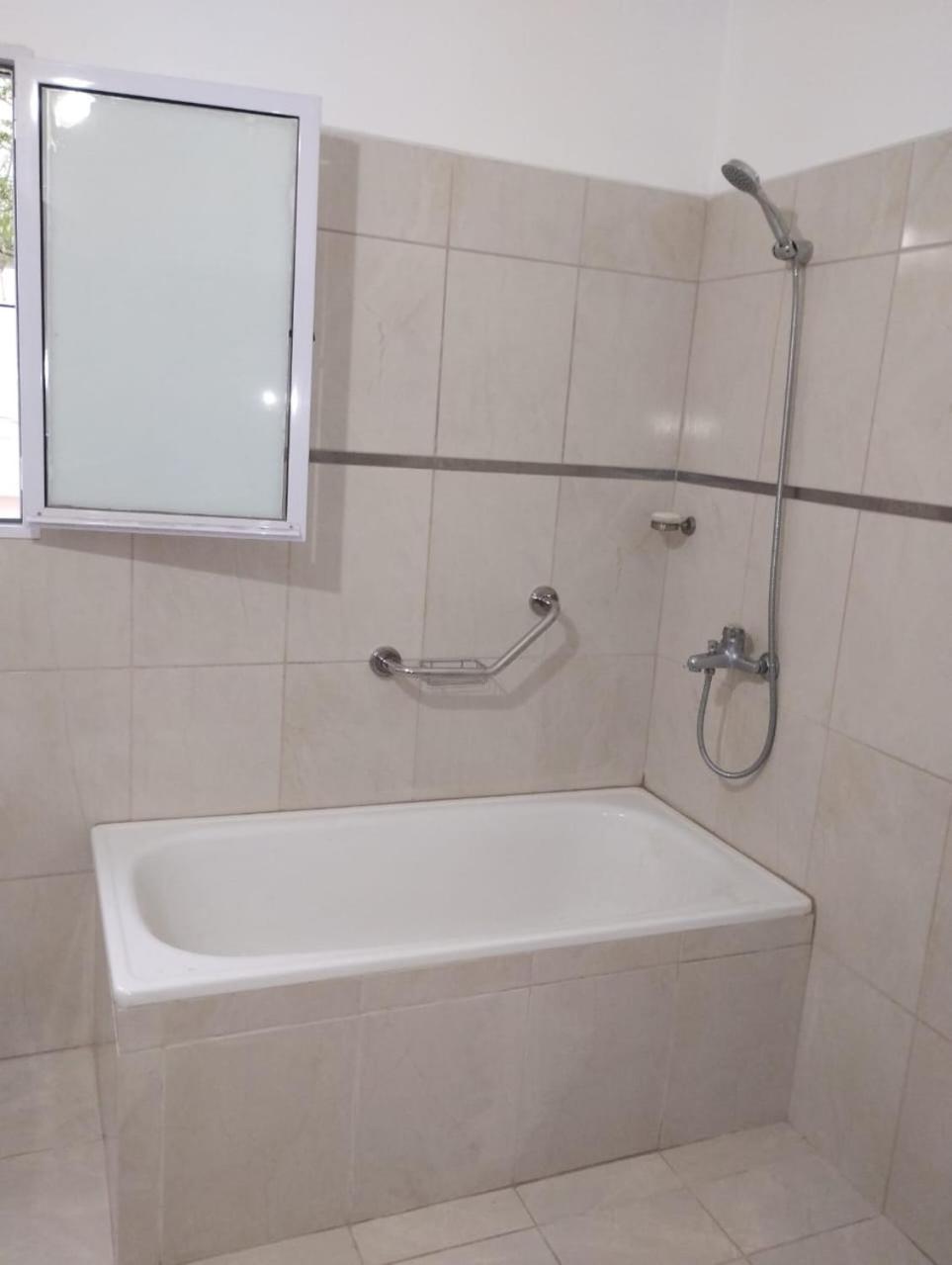 Alquiler de casa en Playas de Oro, Carlos Paz con pileta