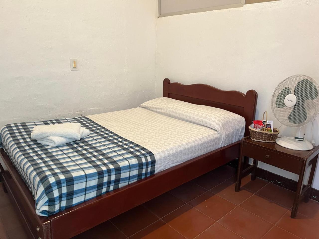 Sandalio Hostal Cali