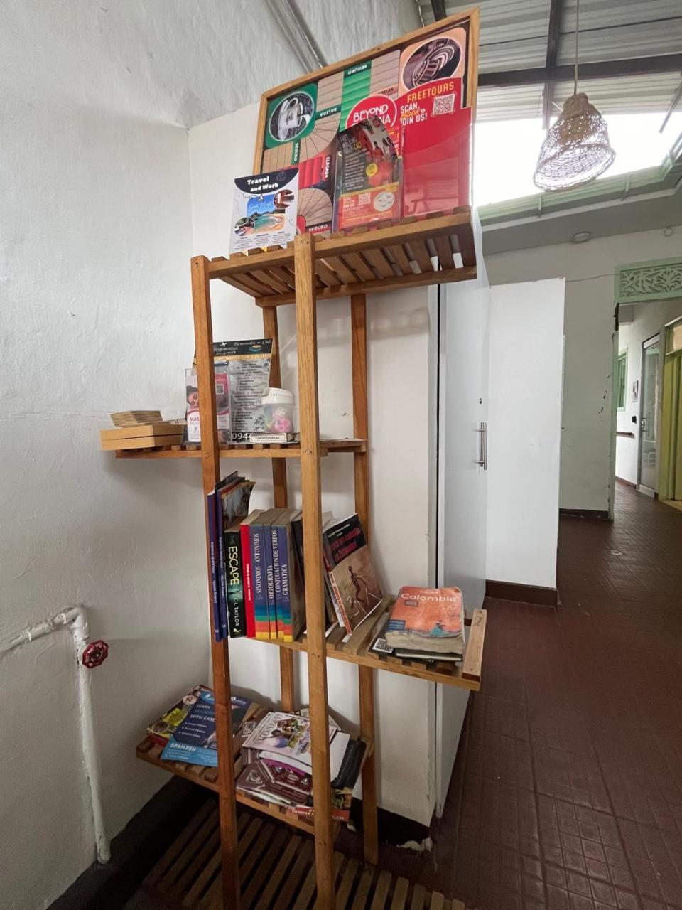 Sandalio Hostal Cali
