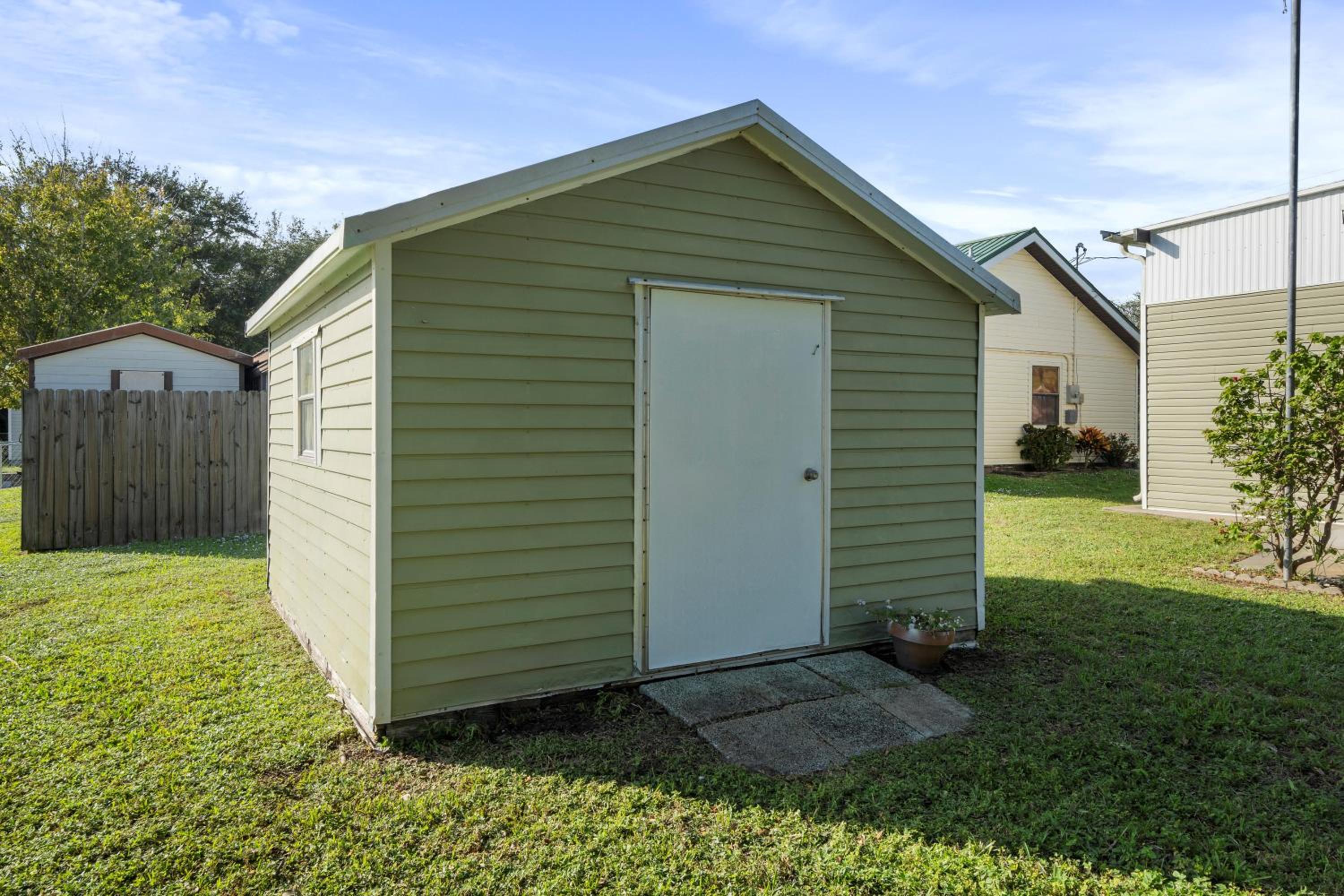 Lake Canal Accessible Family Home view 4