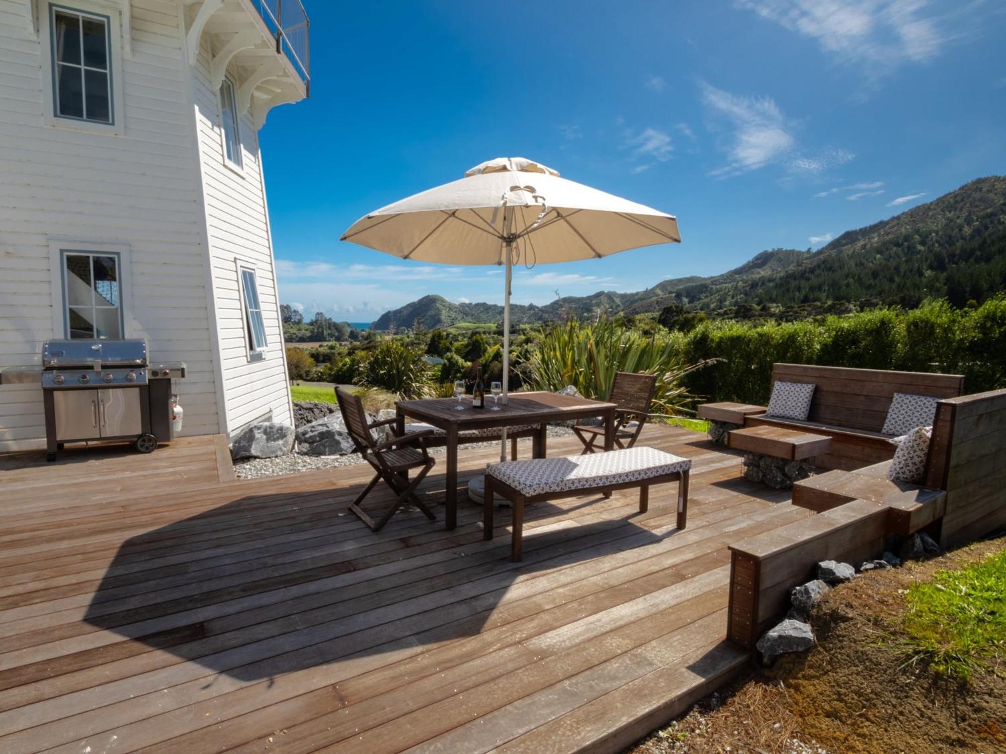 The Lighthouse - Ligar Bay Holiday Home