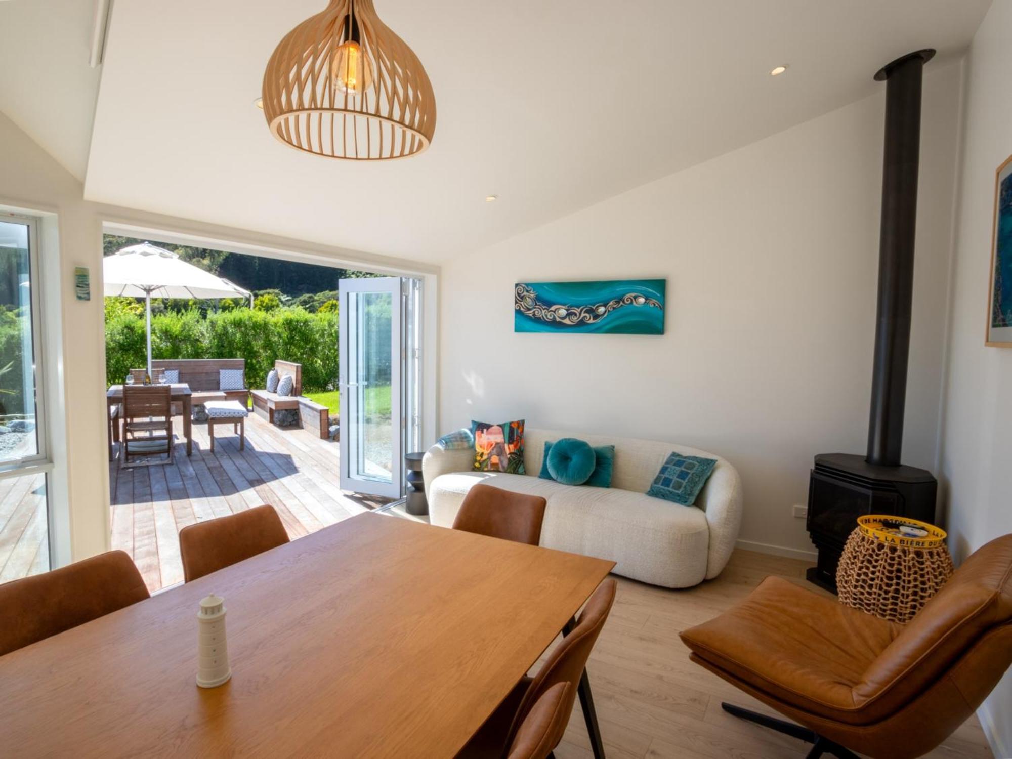 The Lighthouse - Ligar Bay Holiday Home