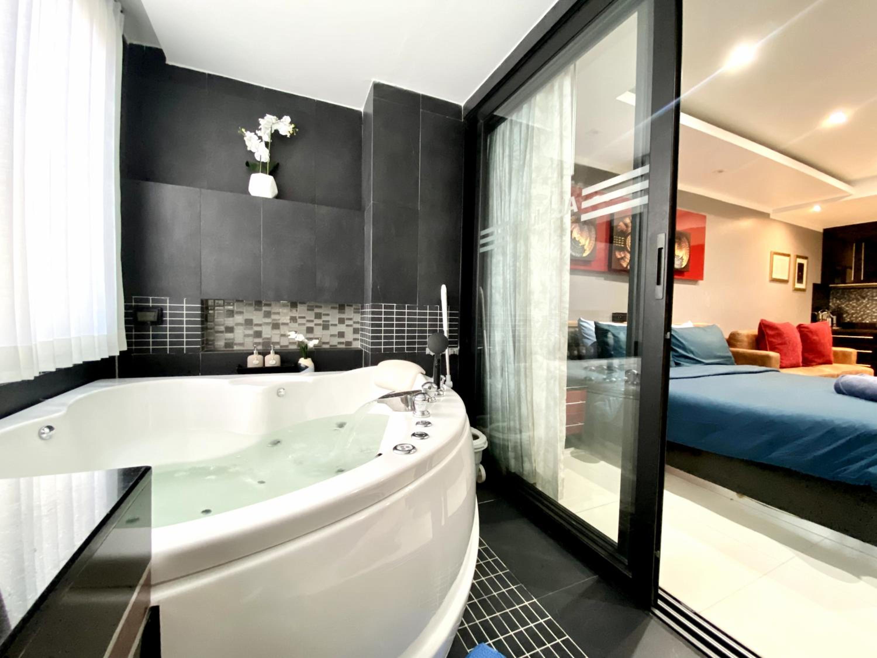 Patong - Studio Condo - Absolute Bangla Unit