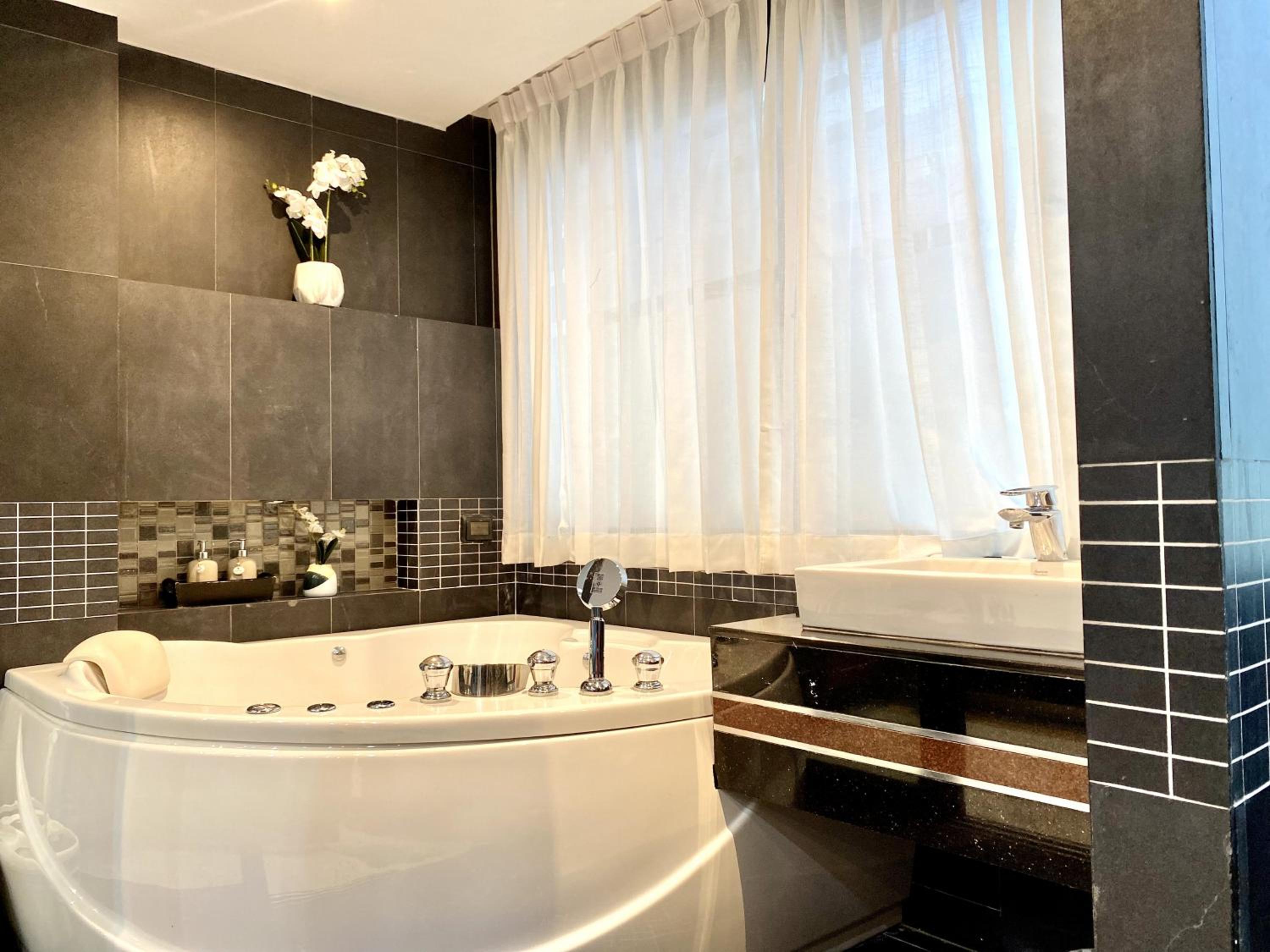 Patong - Studio Condo - Absolute Bangla Unit