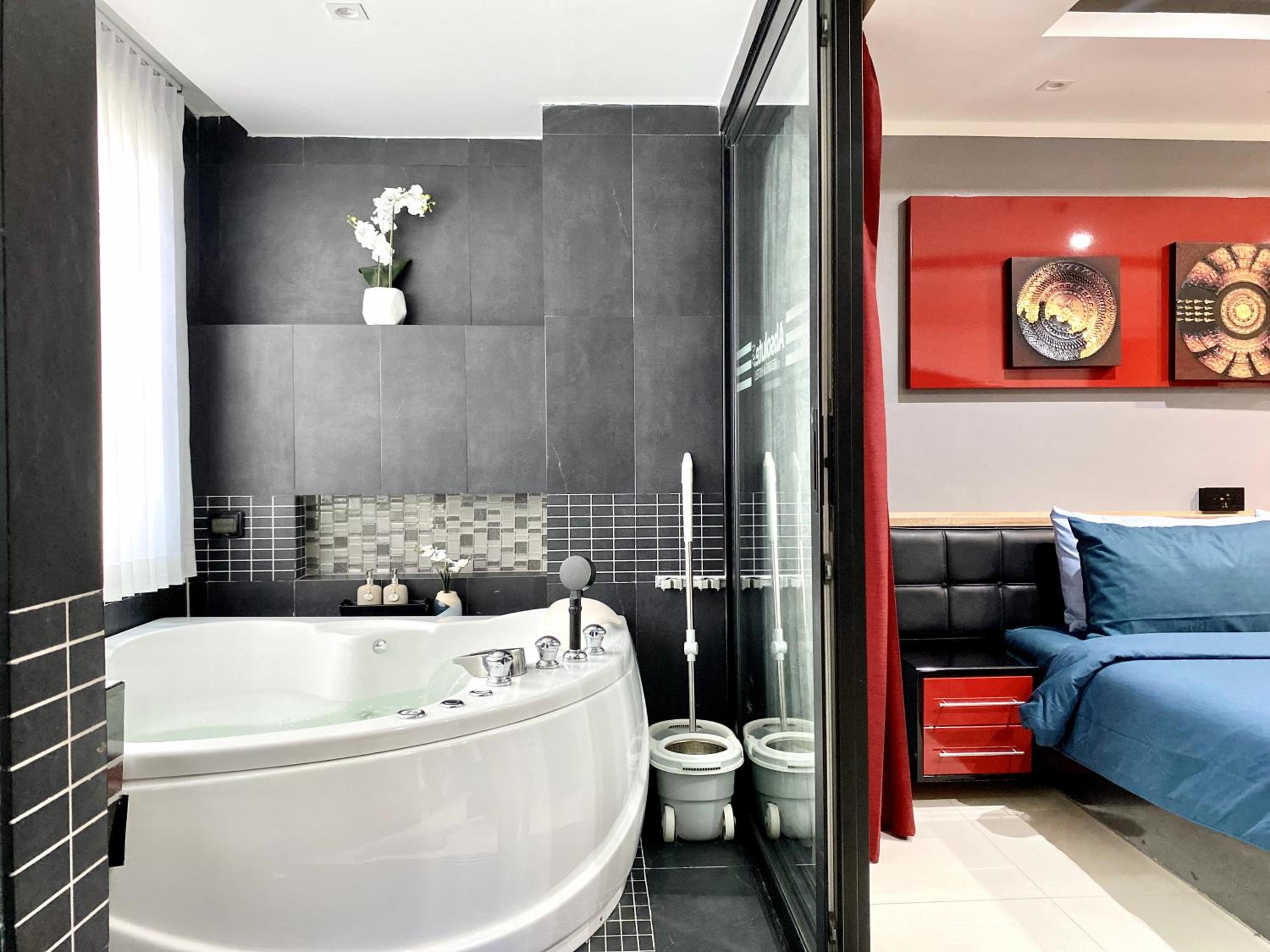 Patong - Studio Condo - Absolute Bangla Unit