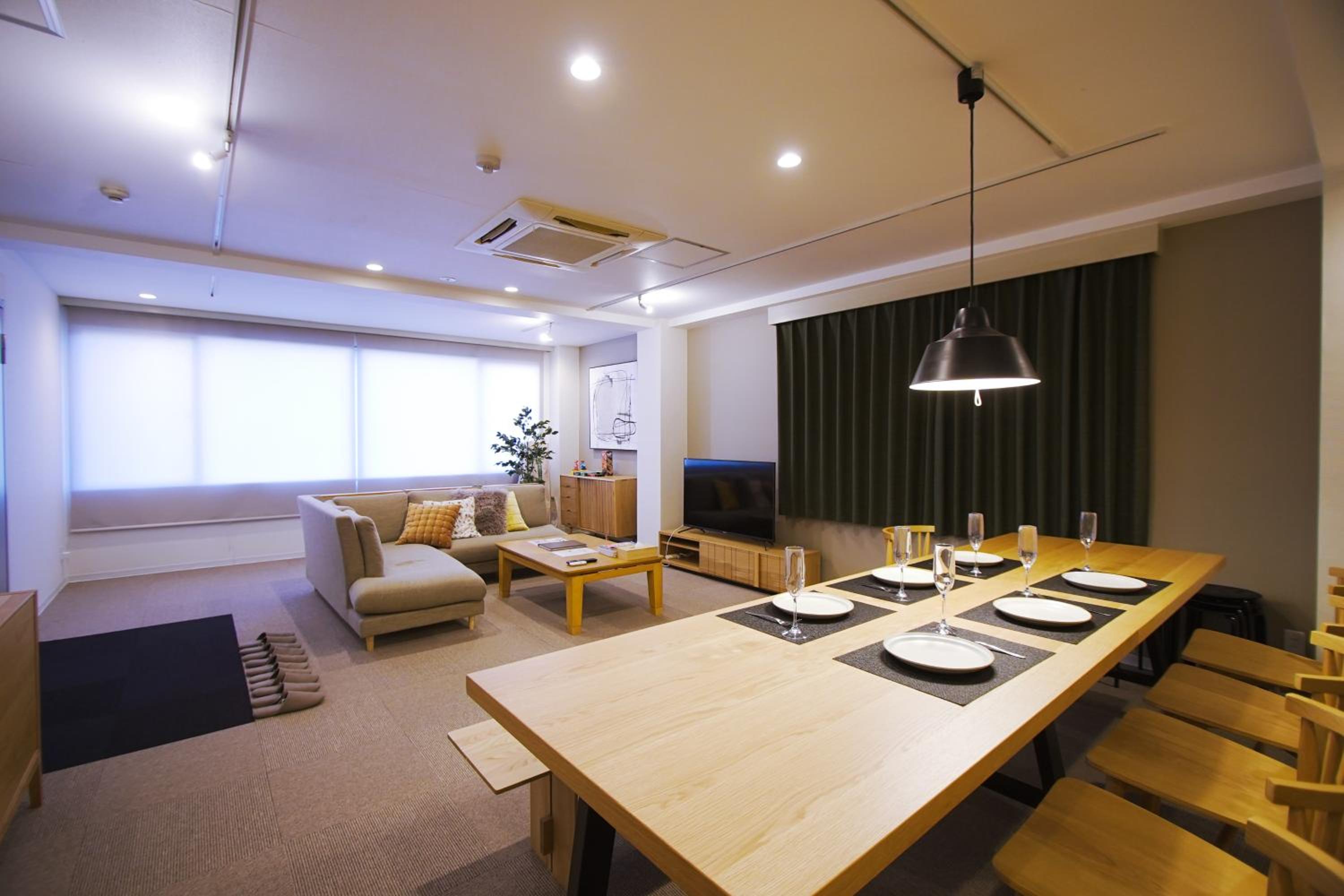 INOVE VILLA OSAKA -118 sqm , 2 Bedrooms , 7 Double Beds , Max 14 ppl- Great Access to USJ & Namba
