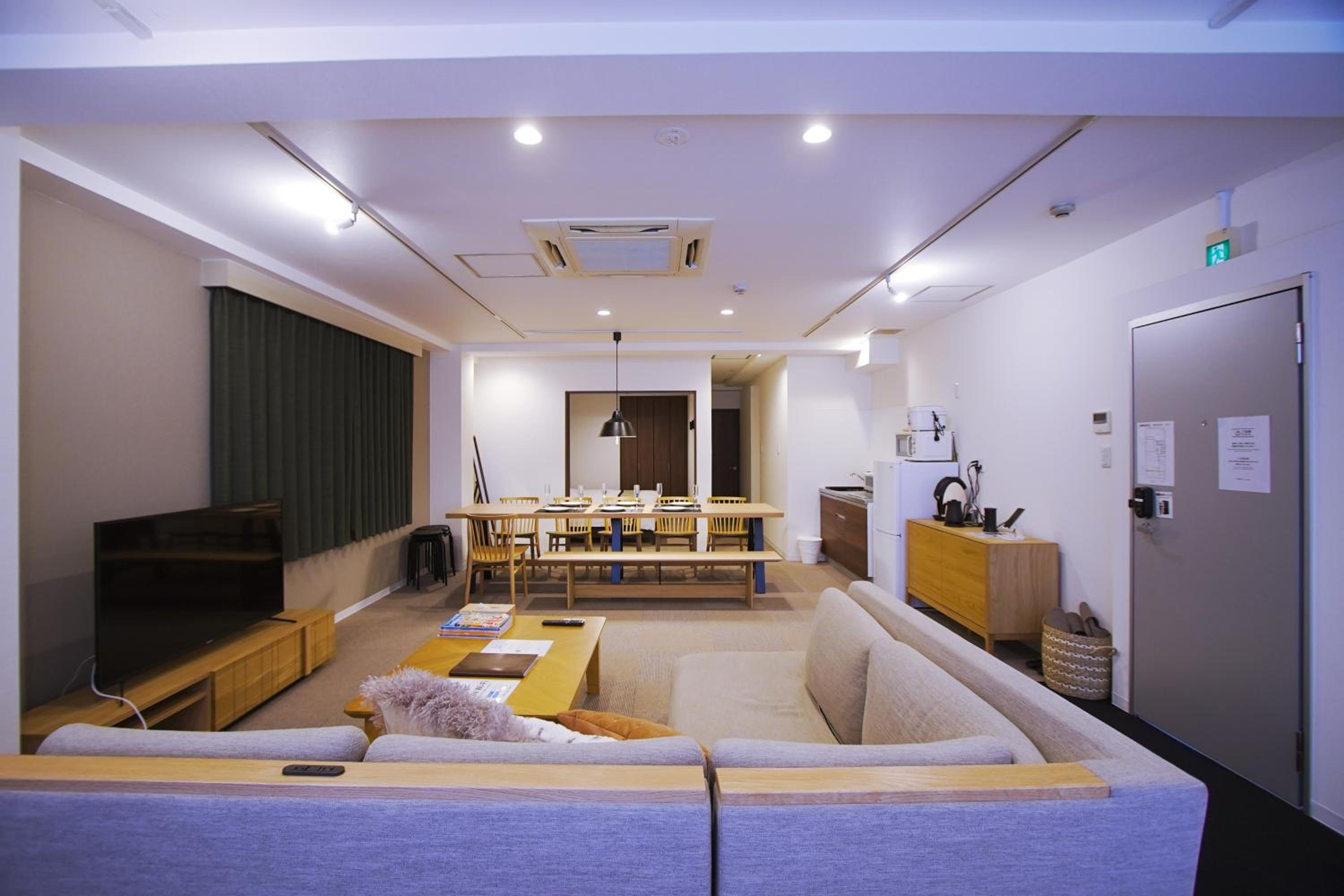 INOVE VILLA OSAKA -118 sqm , 2 Bedrooms , 7 Double Beds , Max 14 ppl- Great Access to USJ & Namba