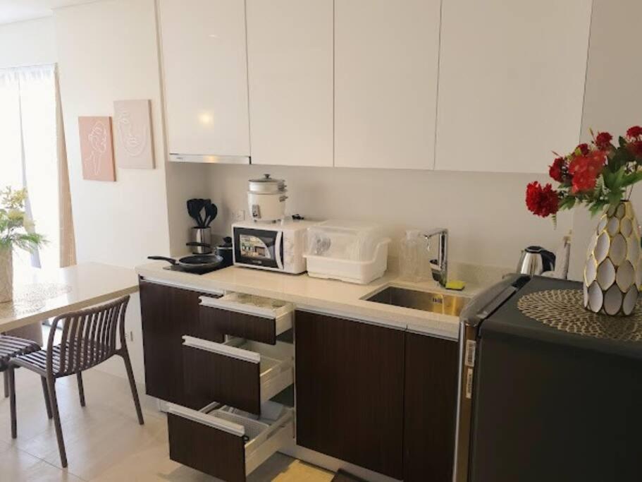 One-Bedroom Tambuli Mactan Corner Unit with Balcony view 2