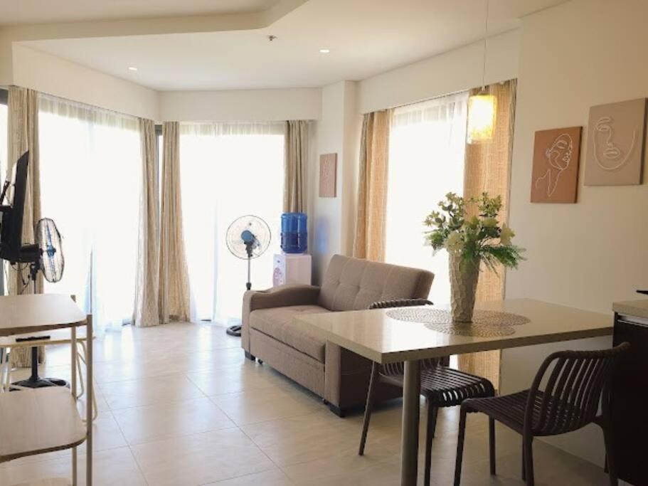One-Bedroom Tambuli Mactan Corner Unit with Balcony view 5