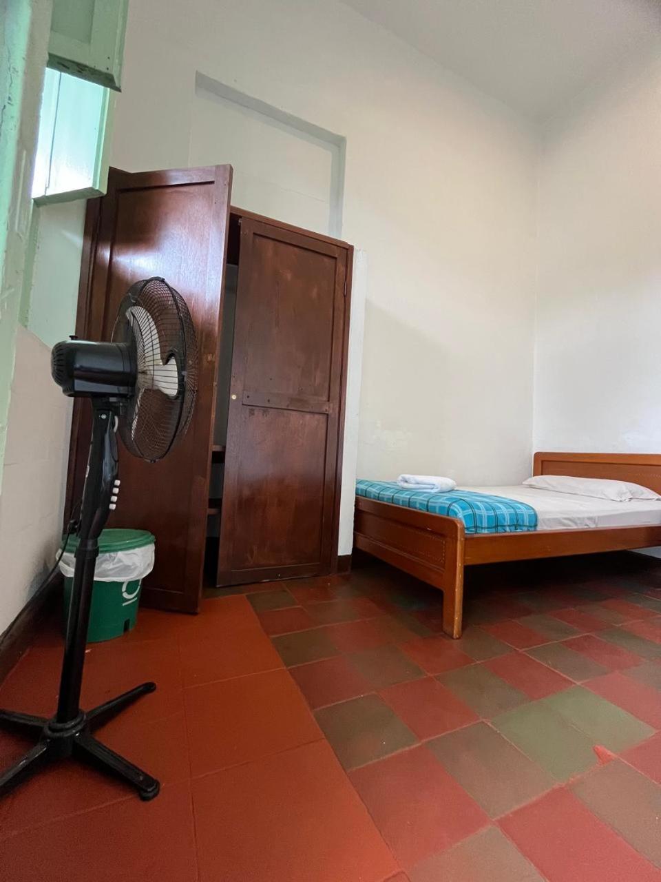 Sandalio Hostal Cali