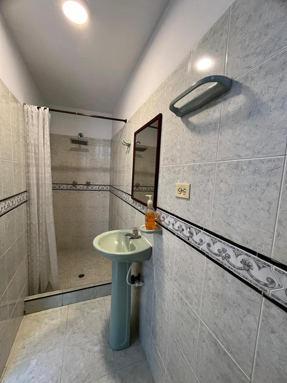 Sandalio Hostal Cali