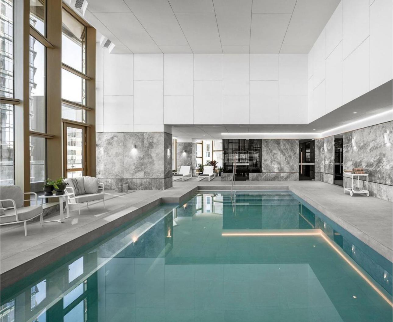 Grand Luxe Executive Residence inspired by Ritz Carlton