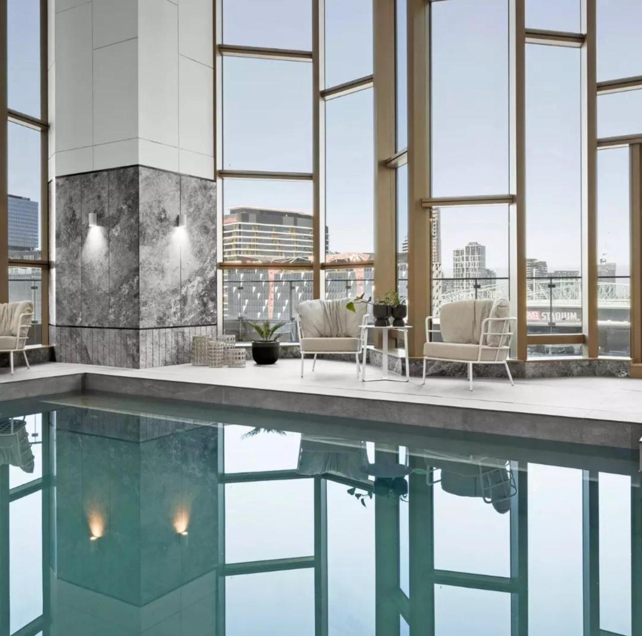 Grand Luxe Executive Residence inspired by Ritz Carlton