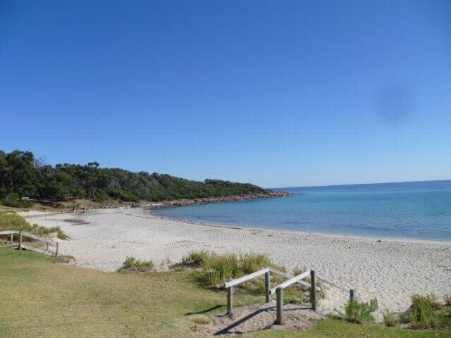 The Whale Lookout, Eagle Bay