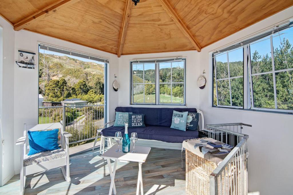 The Lighthouse - Ligar Bay Holiday Home