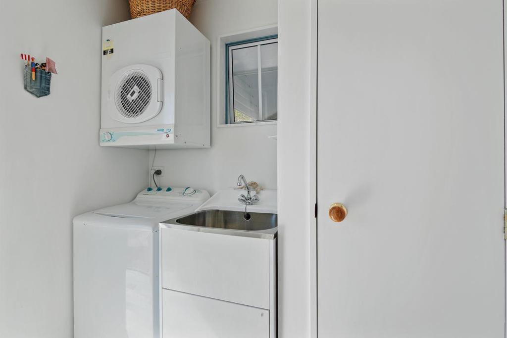 The Lighthouse - Ligar Bay Holiday Home