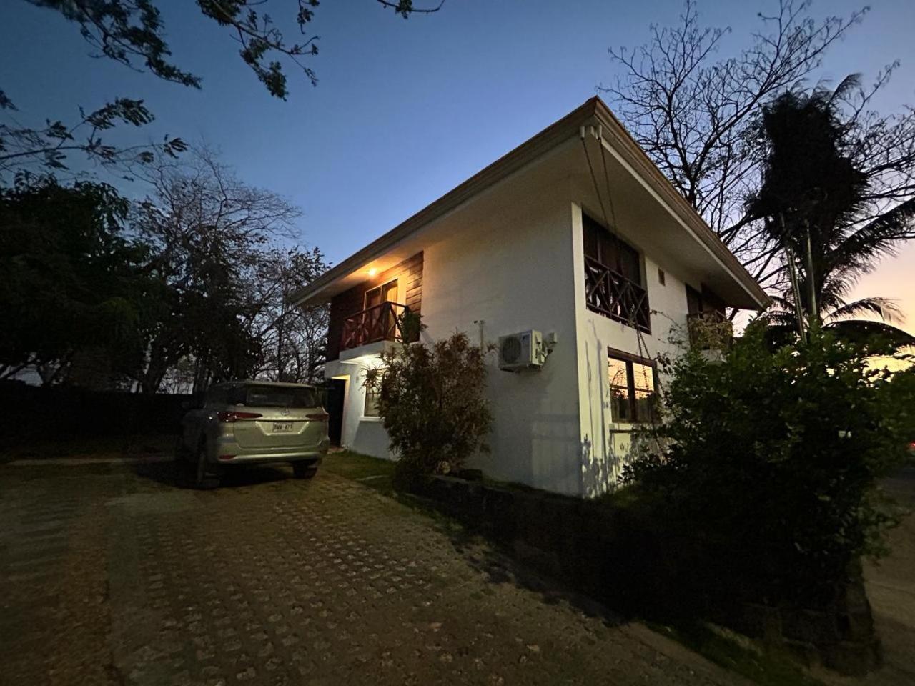 Beach house between Tamarindo and Avellanas