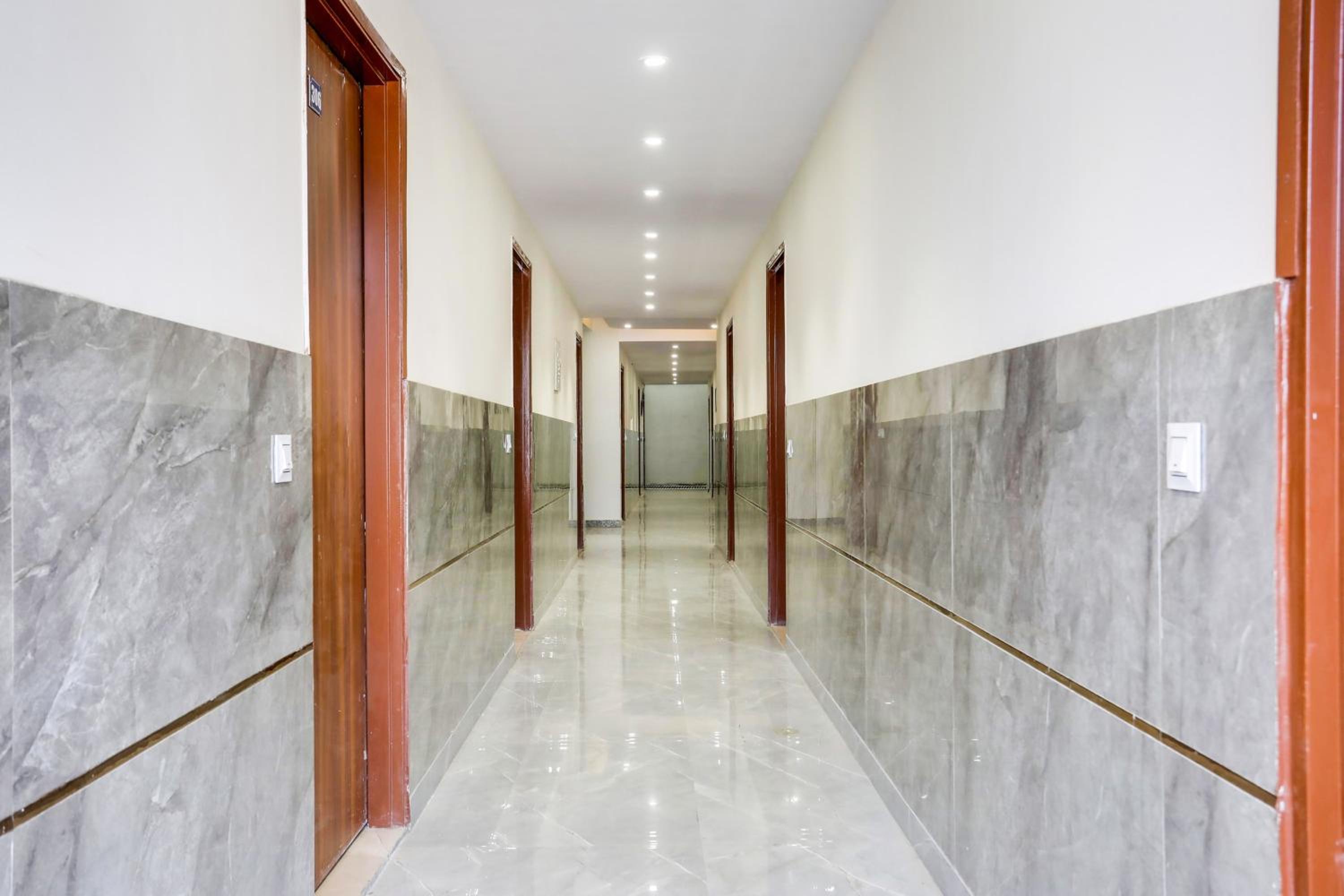 Super OYO Hotel O STAR RESIDENCY