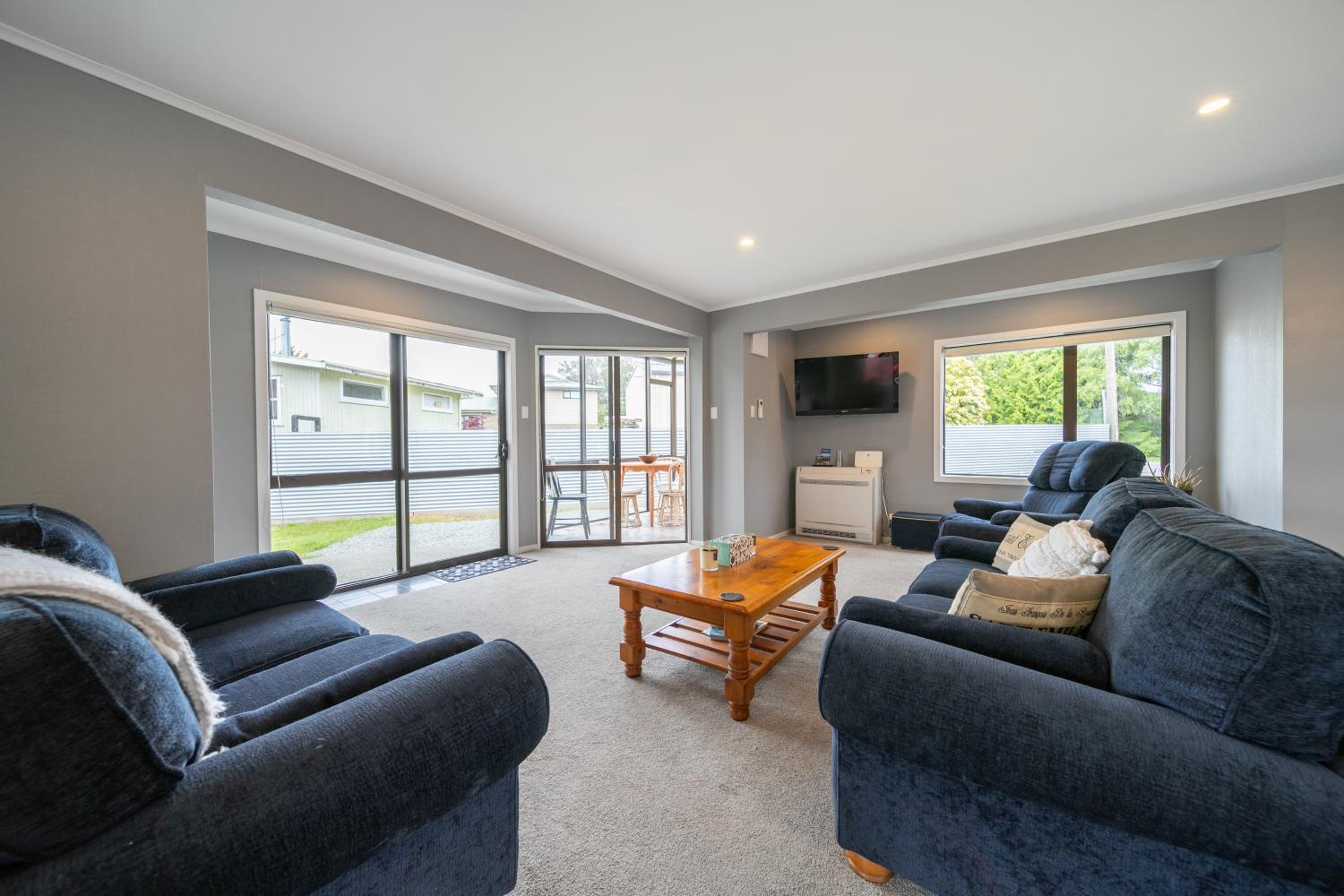 Ferg Escape - Te Anau Holiday Home view 4