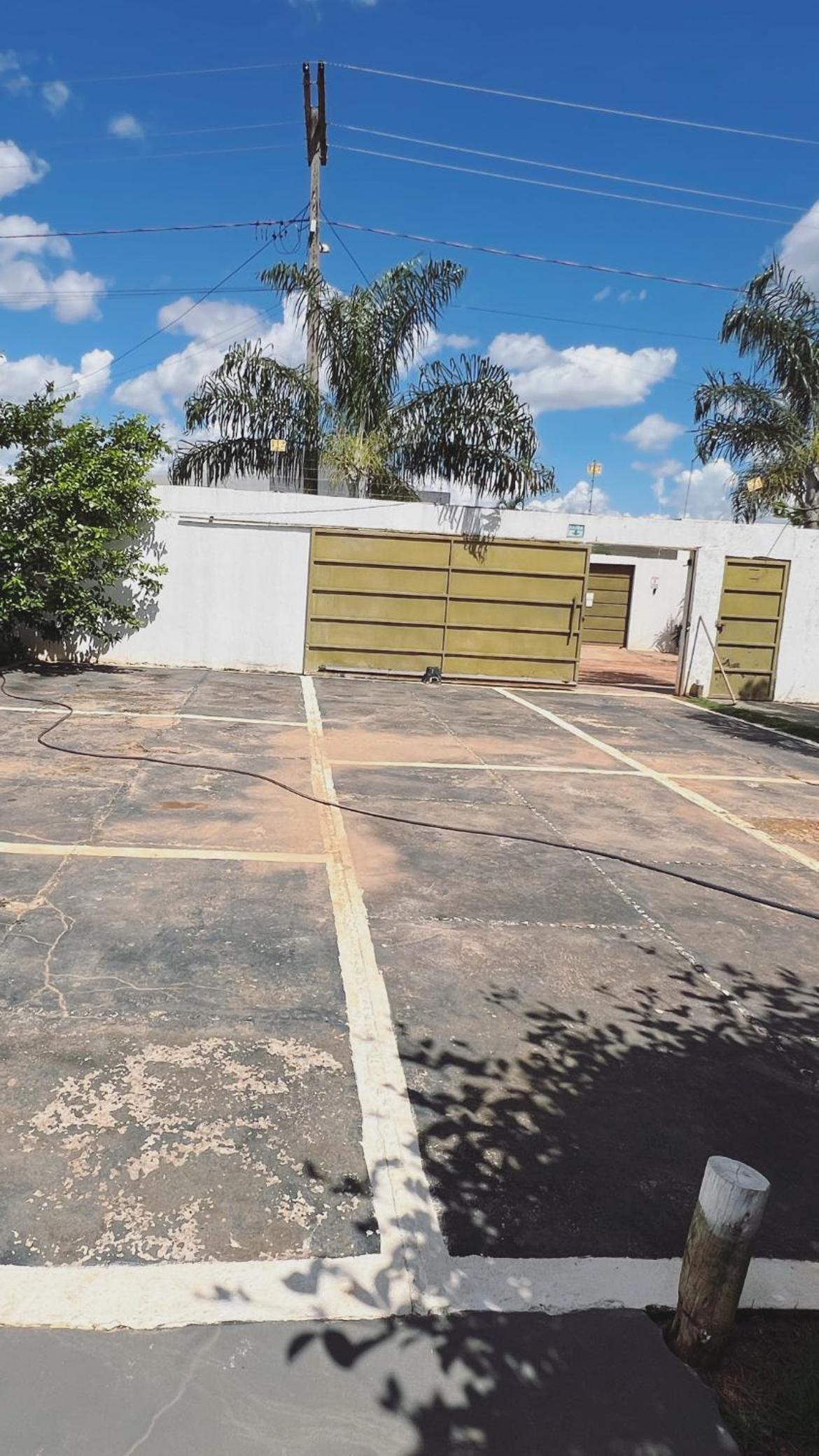 A Casa Paradisíaca lll Com Sinuca e Ar Condicionado em Todos Ambientes com Roupa de Cama e Lavanderia e Ofurô Super Quente com a Vista a Serra de Caldas No