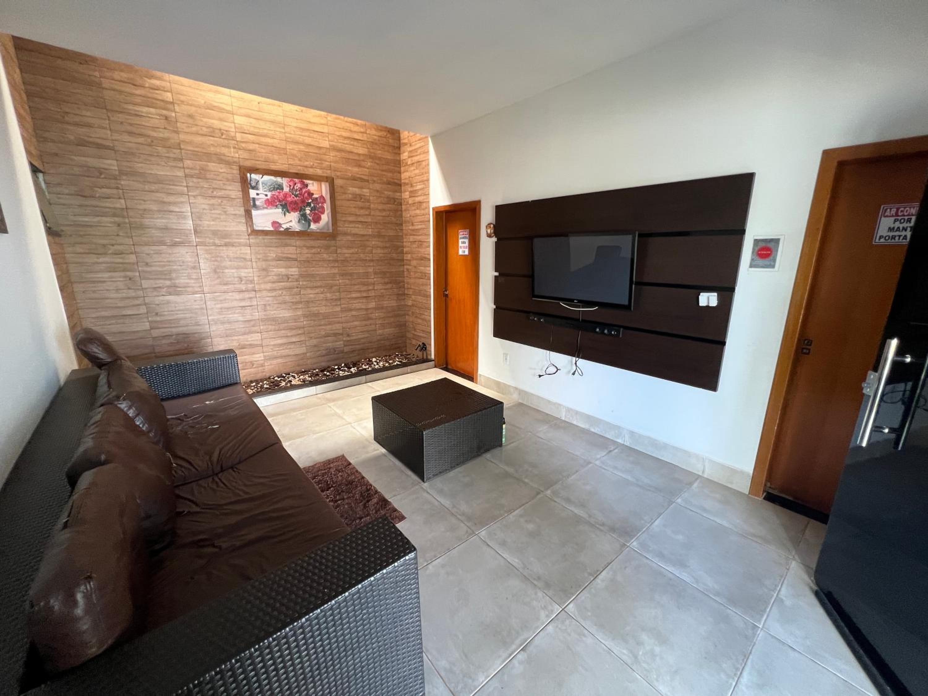 A Casa Paradisíaca lll Com Sinuca e Ar Condicionado em Todos Ambientes com Roupa de Cama e Lavanderia e Ofurô Super Quente com a Vista a Serra de Caldas No