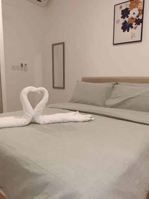 JustLikeHome 3BR 3-5Pax Vertica KLCCView MRt TRx