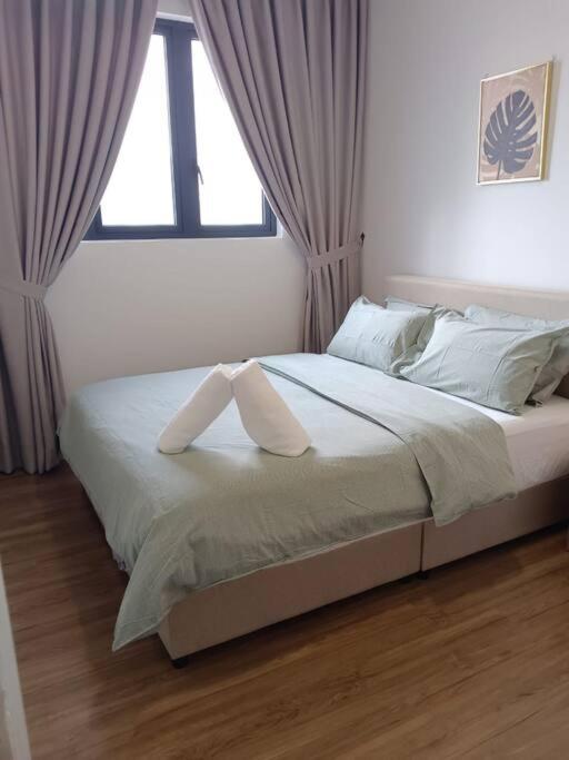 JustLikeHome 3BR 3-5Pax Vertica KLCCView MRt TRx