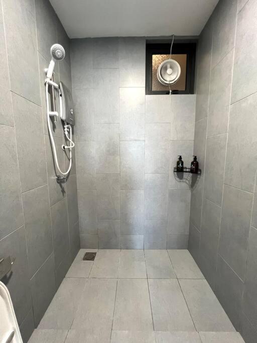 JustLikeHome 3BR 3-5Pax Vertica KLCCView MRt TRx