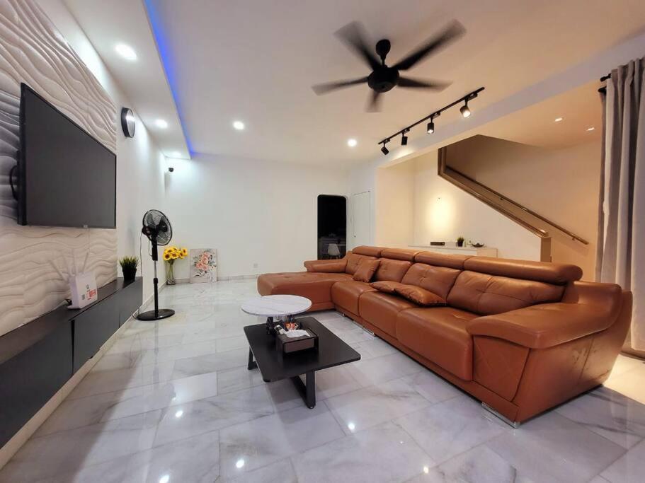 Minimalist 3Bedrooms 4 Queen Bed Permas