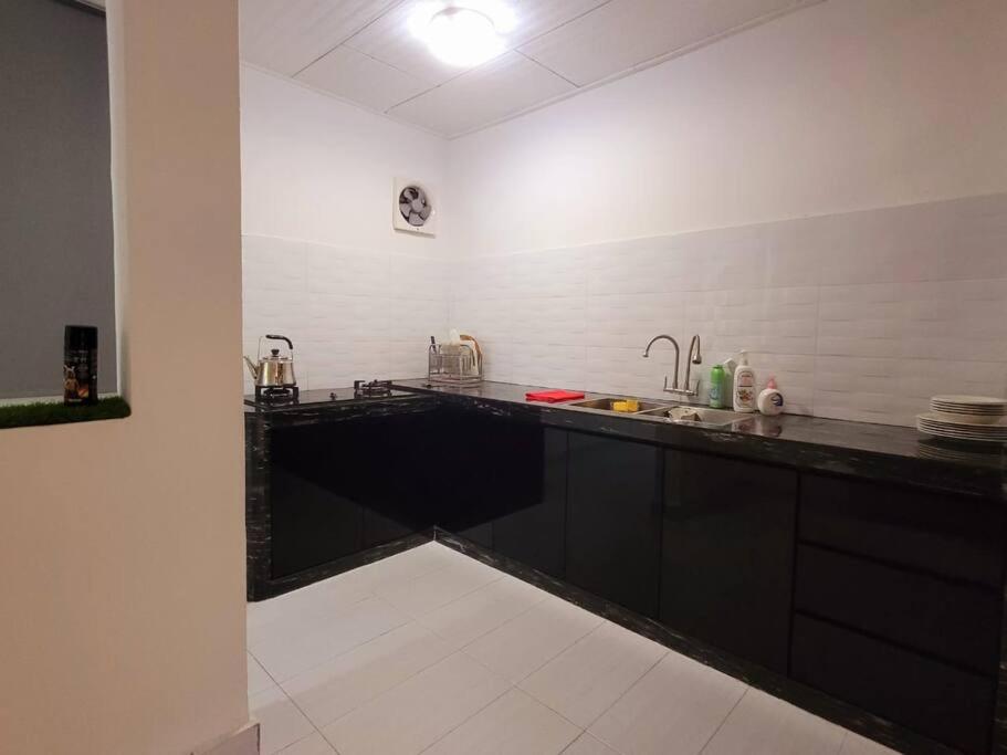 Minimalist 3Bedrooms 4 Queen Bed Permas