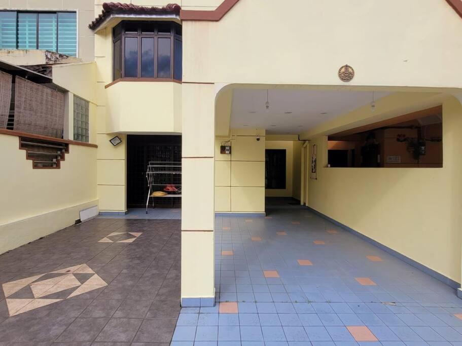 Minimalist 3Bedrooms 4 Queen Bed Permas
