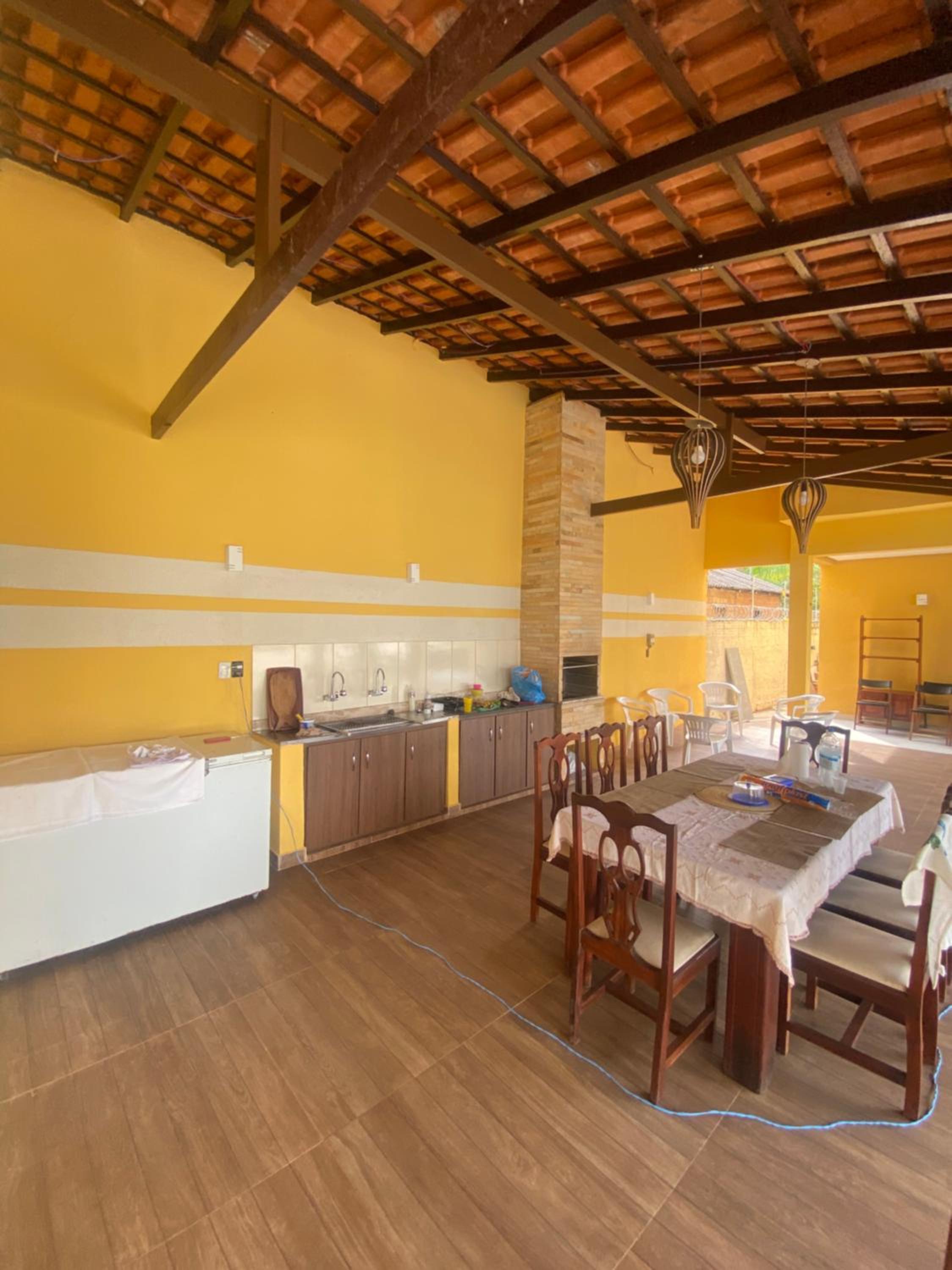 Casa Amarilla Alter
