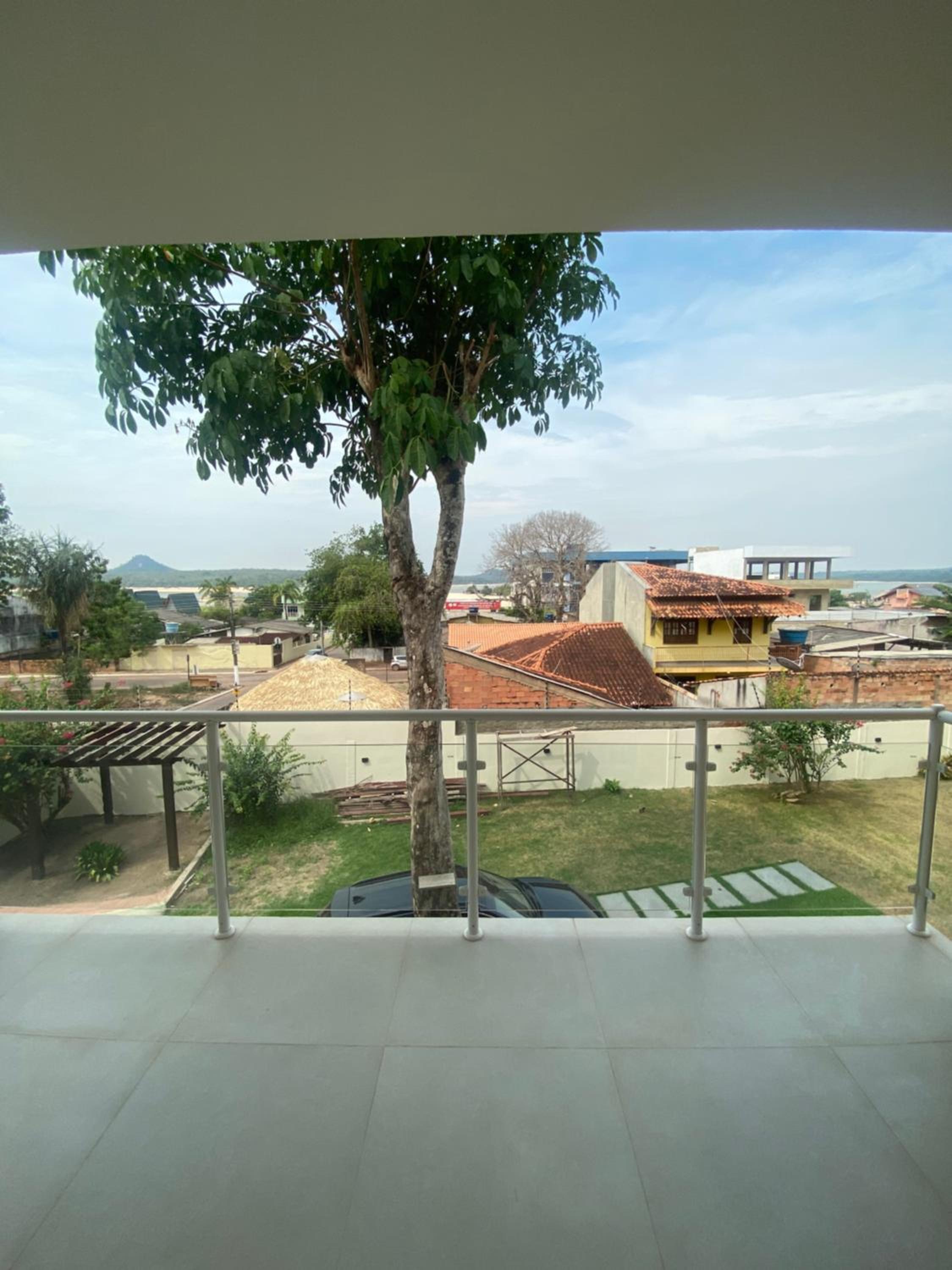 Casa Amarilla Alter