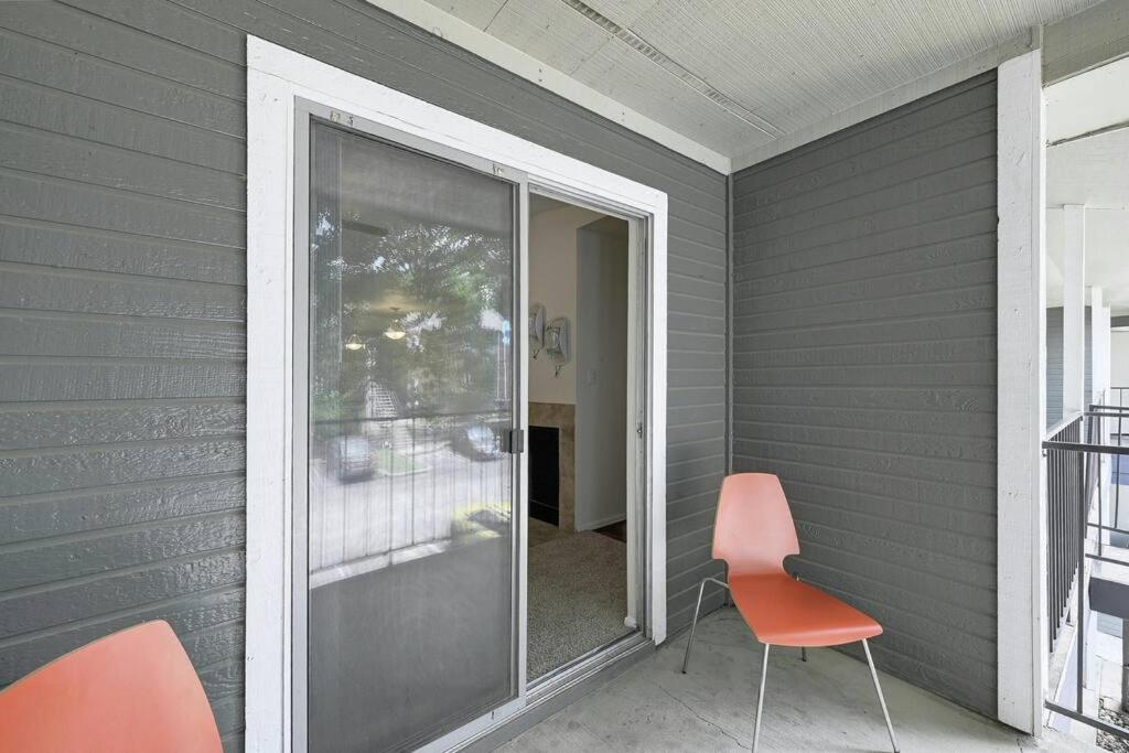 Urban Charm ATX -2BR - Gym and Pool - Pet Friendly