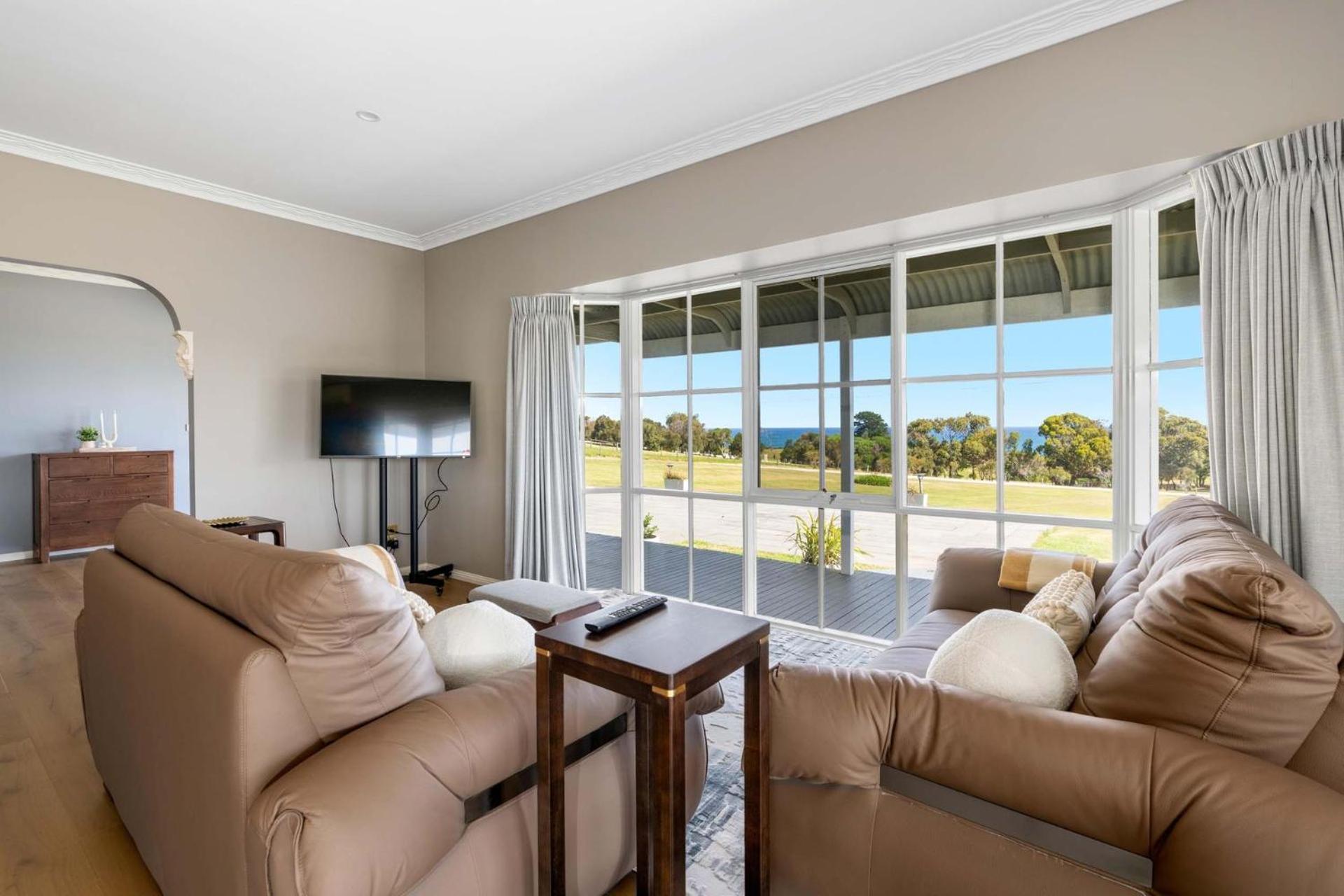 Oceanview On the Hill