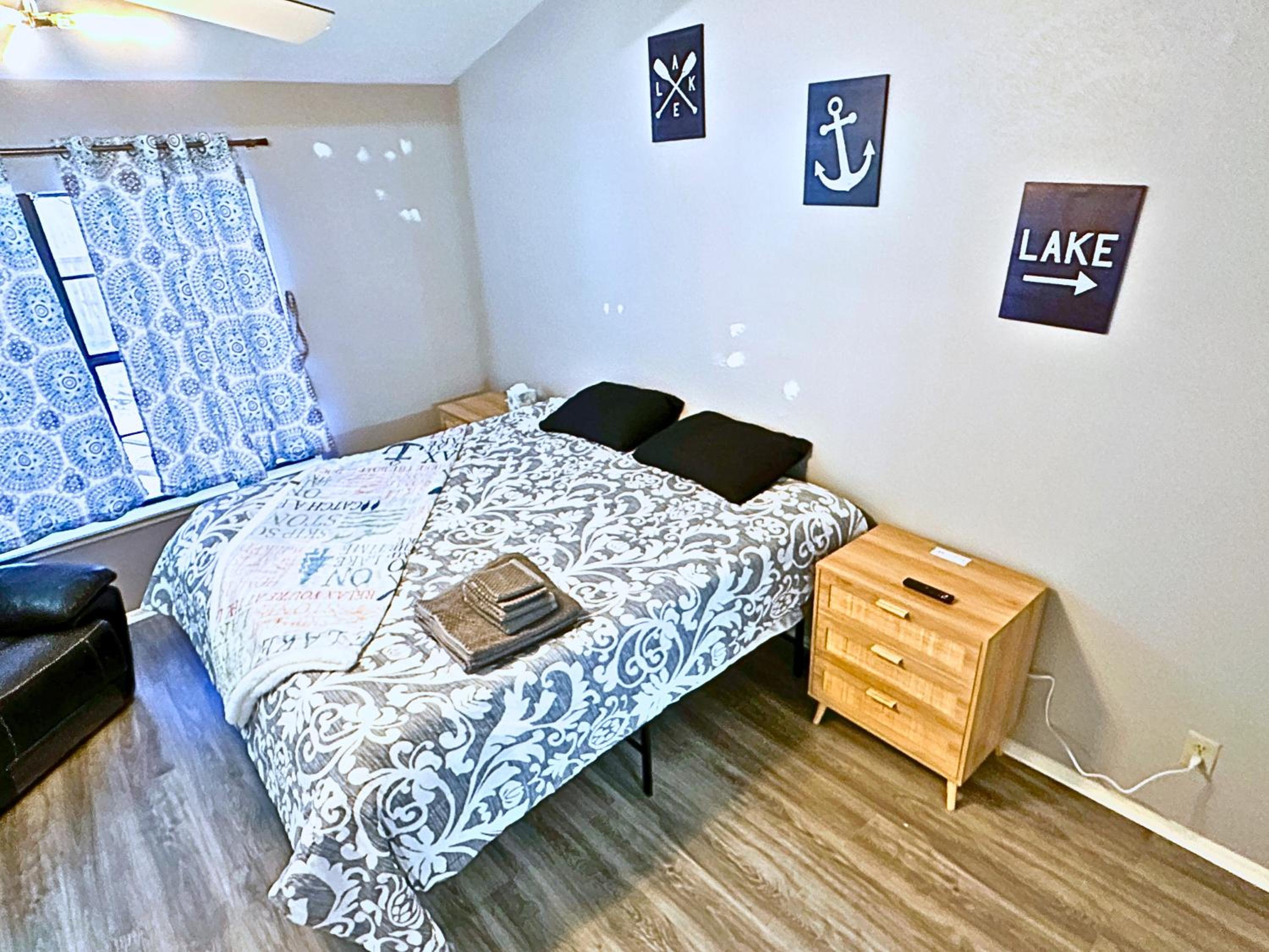 The Salty Dog Lake House by Vacation Your Way view 5