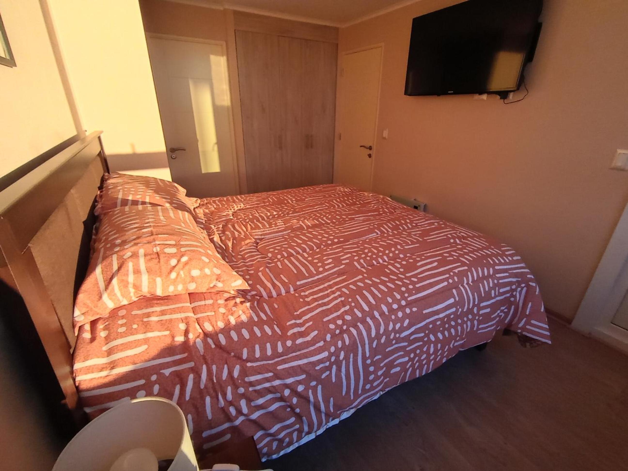 Arriendo 1 Departamento Diario Amoblado en Edificio Pleno Centro de Osorno Full Eléctrico y Estacionamiento Techado, Comodidad, Moderno y Seguridad