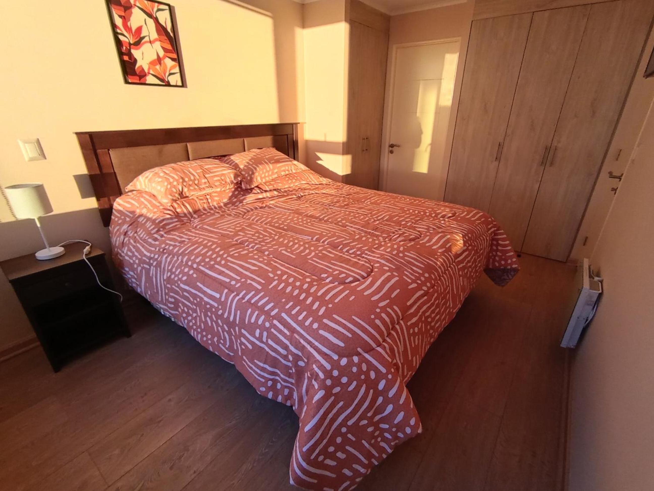 Arriendo 1 Departamento Diario Amoblado en Edificio Pleno Centro de Osorno Full Eléctrico y Estacionamiento Techado, Comodidad, Moderno y Seguridad