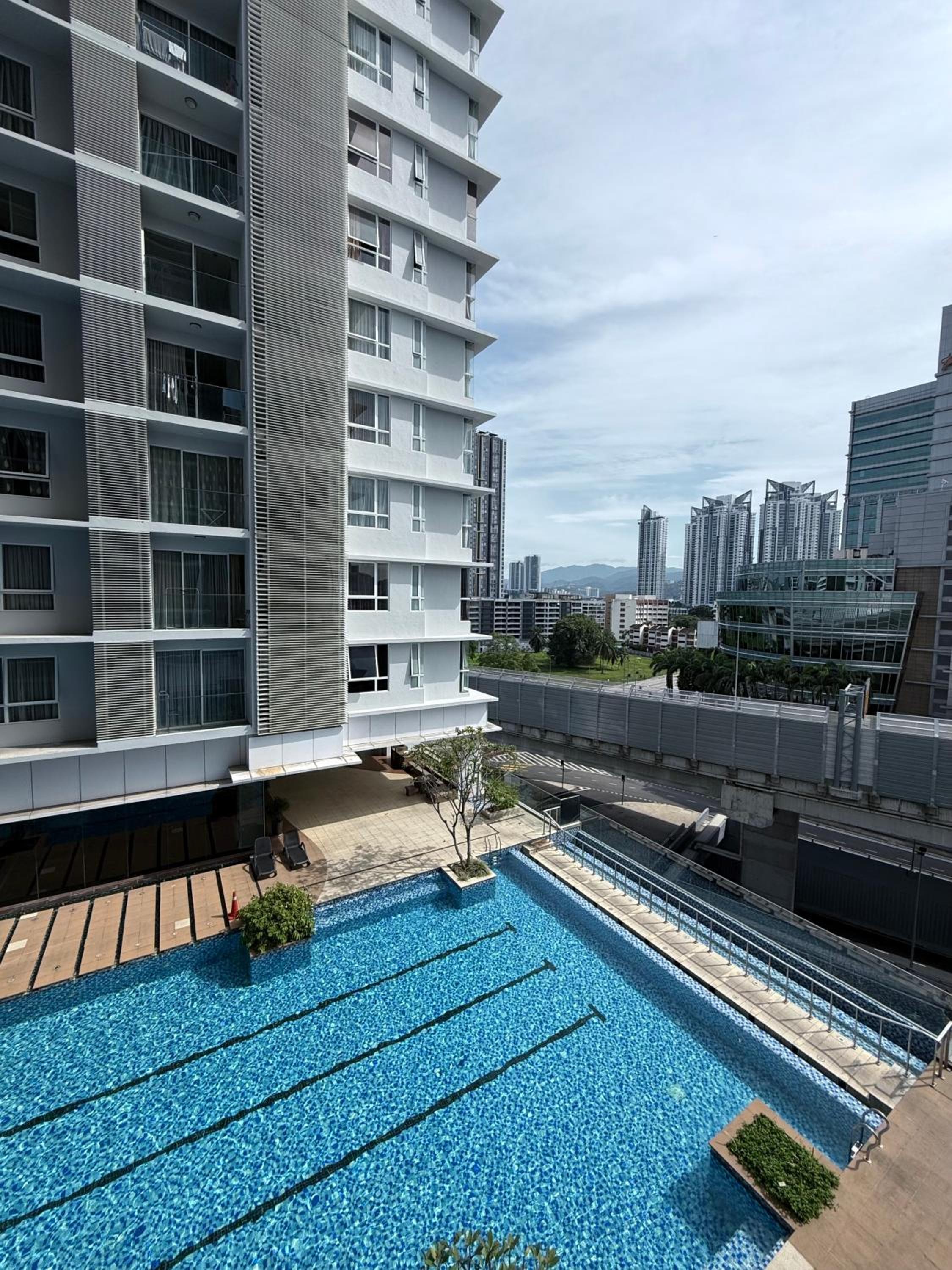 Cozy Downtown 2BR at M Suites, Embassy Row