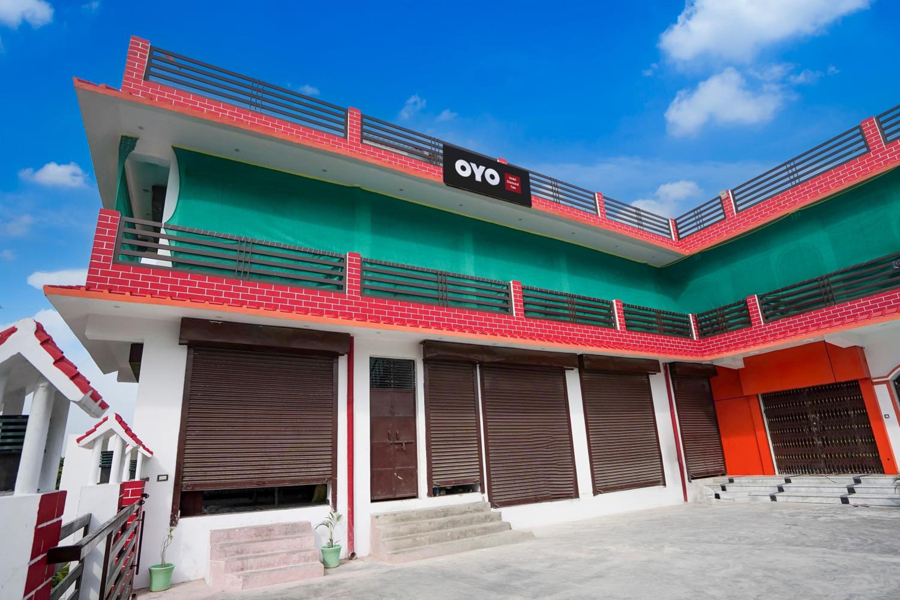 Hotel O by OYO Ayush And Restaurants view 2