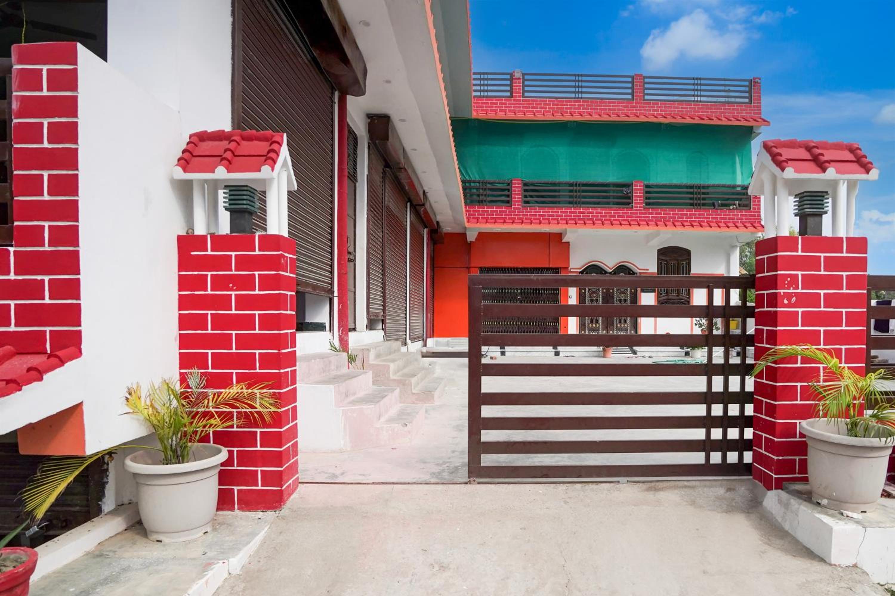 Hotel O by OYO Ayush And Restaurants view 4