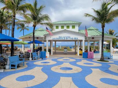 Beachfront Condo with Pool, Balcony & Ocean Views