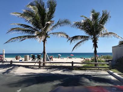 Beachfront Condo with Pool, Balcony & Ocean Views