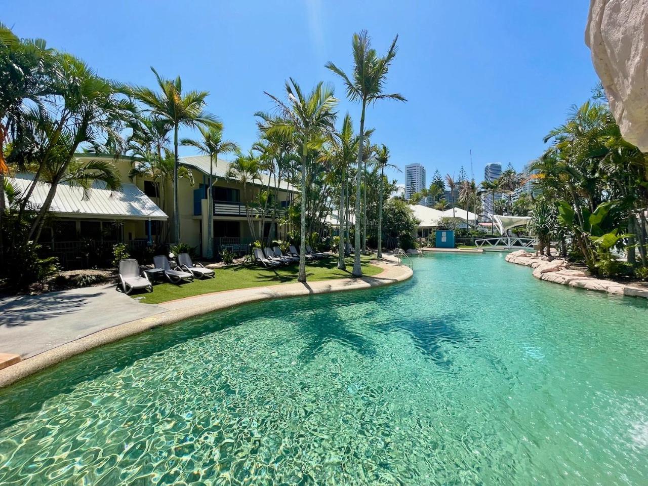 Diamond Beach Poolside 44 Premium