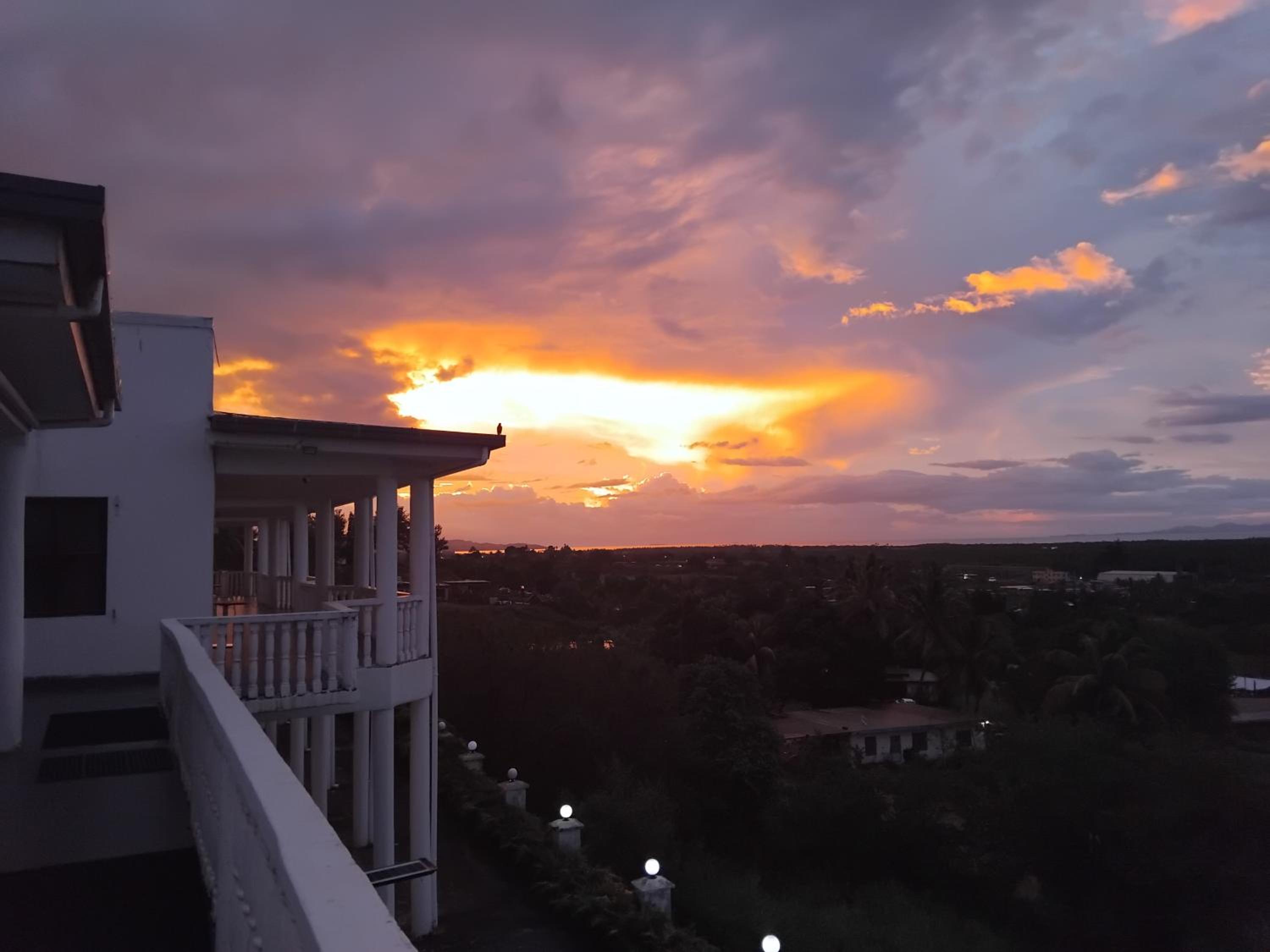 Seaview Hotel and Apartments