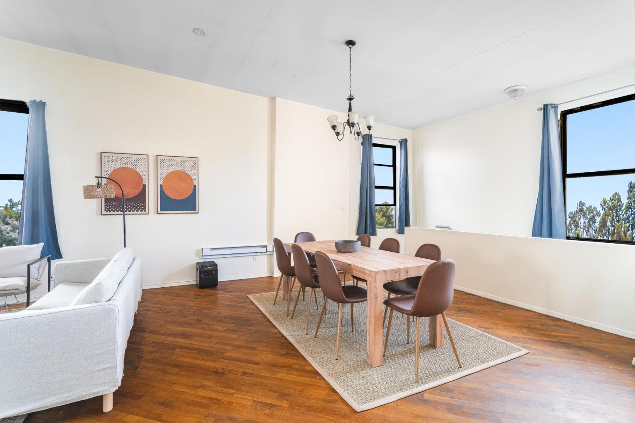 Cozy 3BR 2BA Apt in East Harlem!